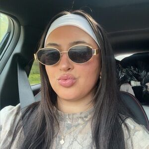 Meet your Posher, Marisa